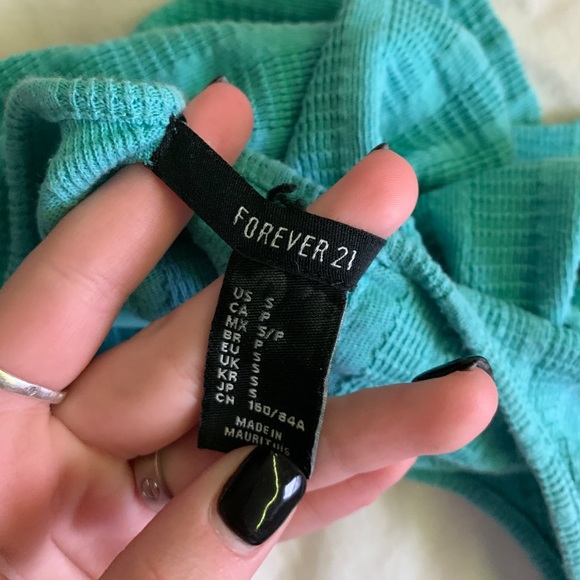 Blue crop top - Picture 3 of 3